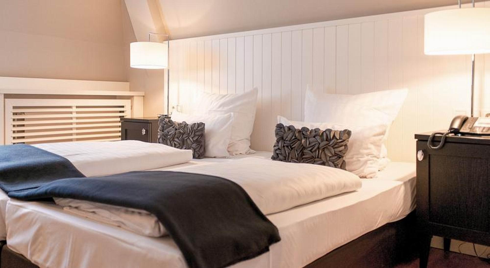 Victoria Hotel 4*