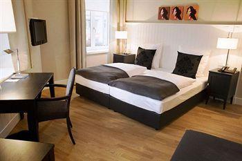Victoria Hotel 4*