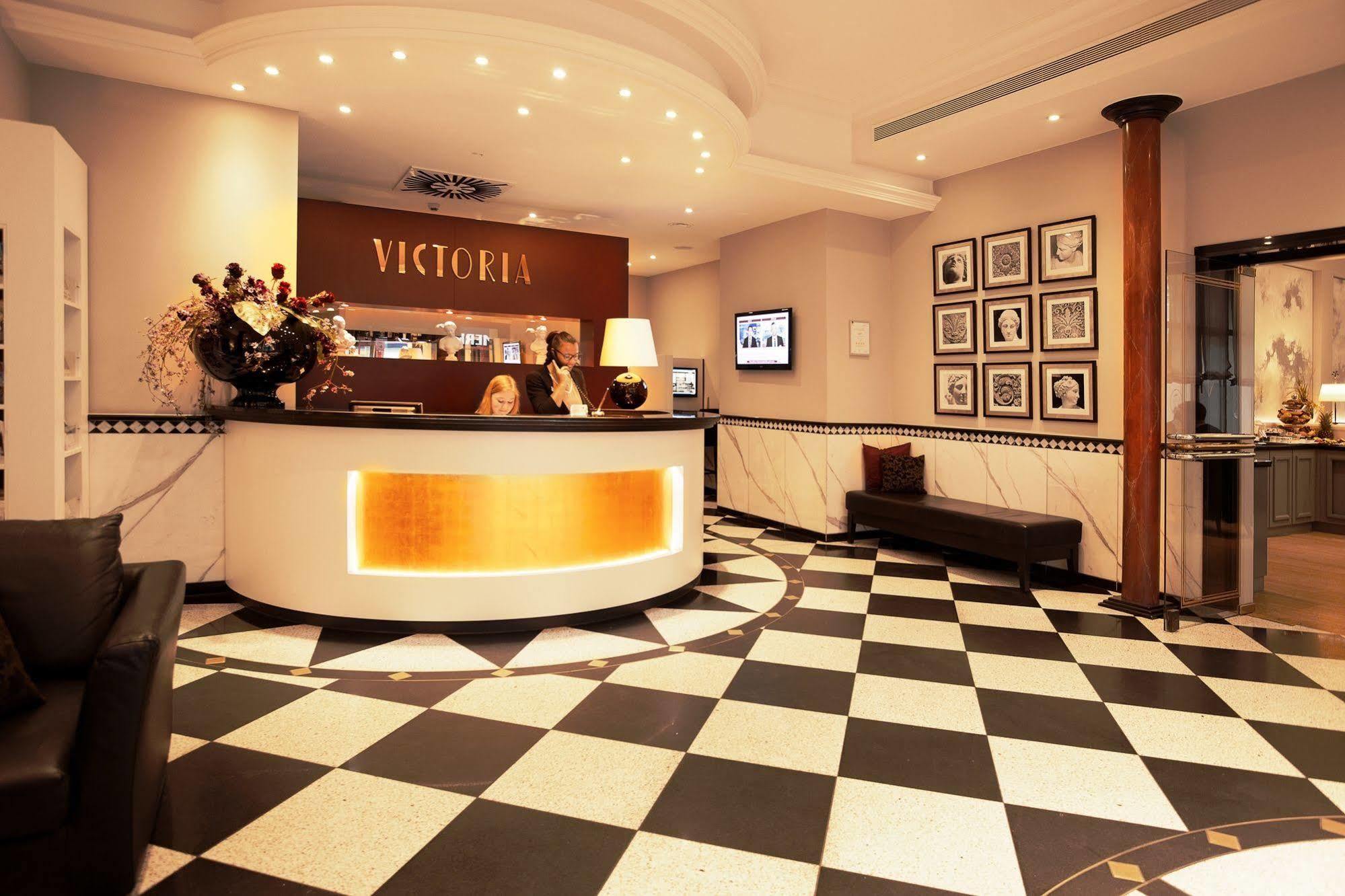 Victoria 4*