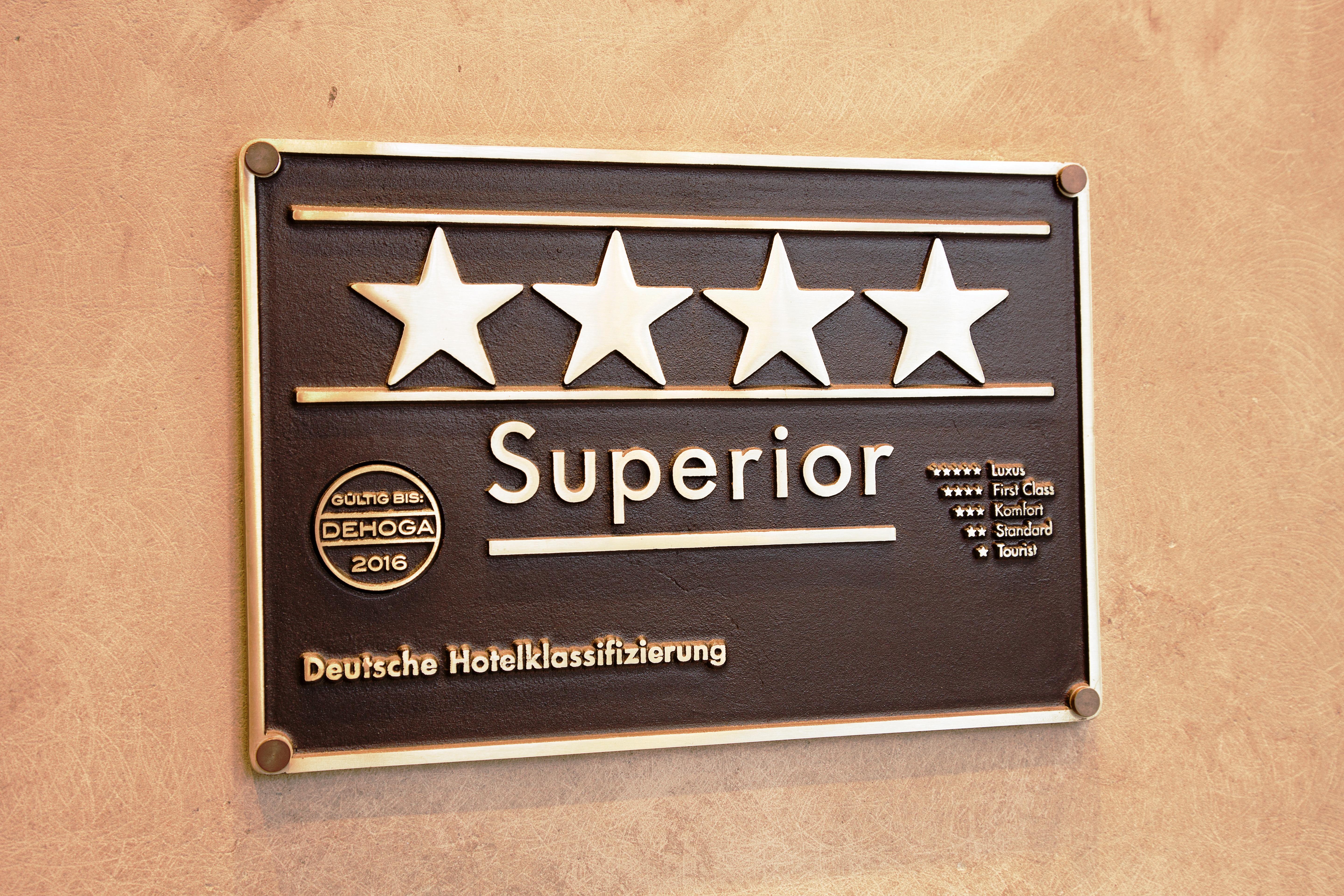 Victoria Hotel 4*